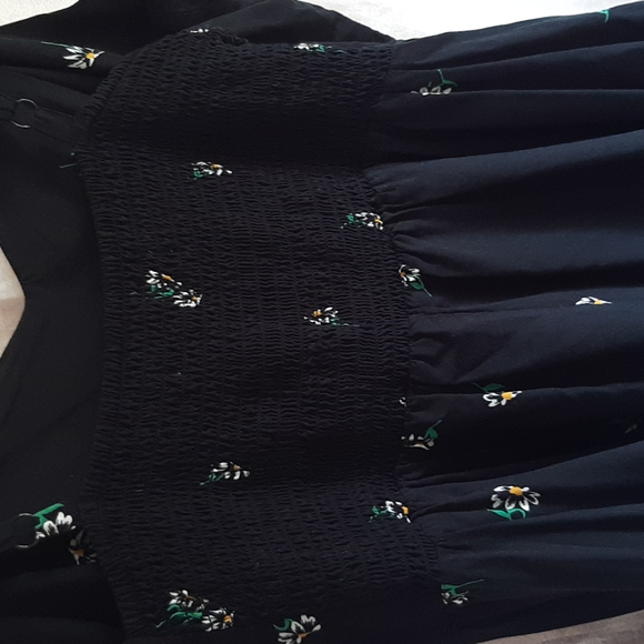 Old Navy Cami Sundress - Picture 5 of 6